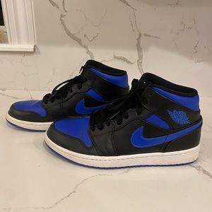 Nike Jordan Mids men size 8.5